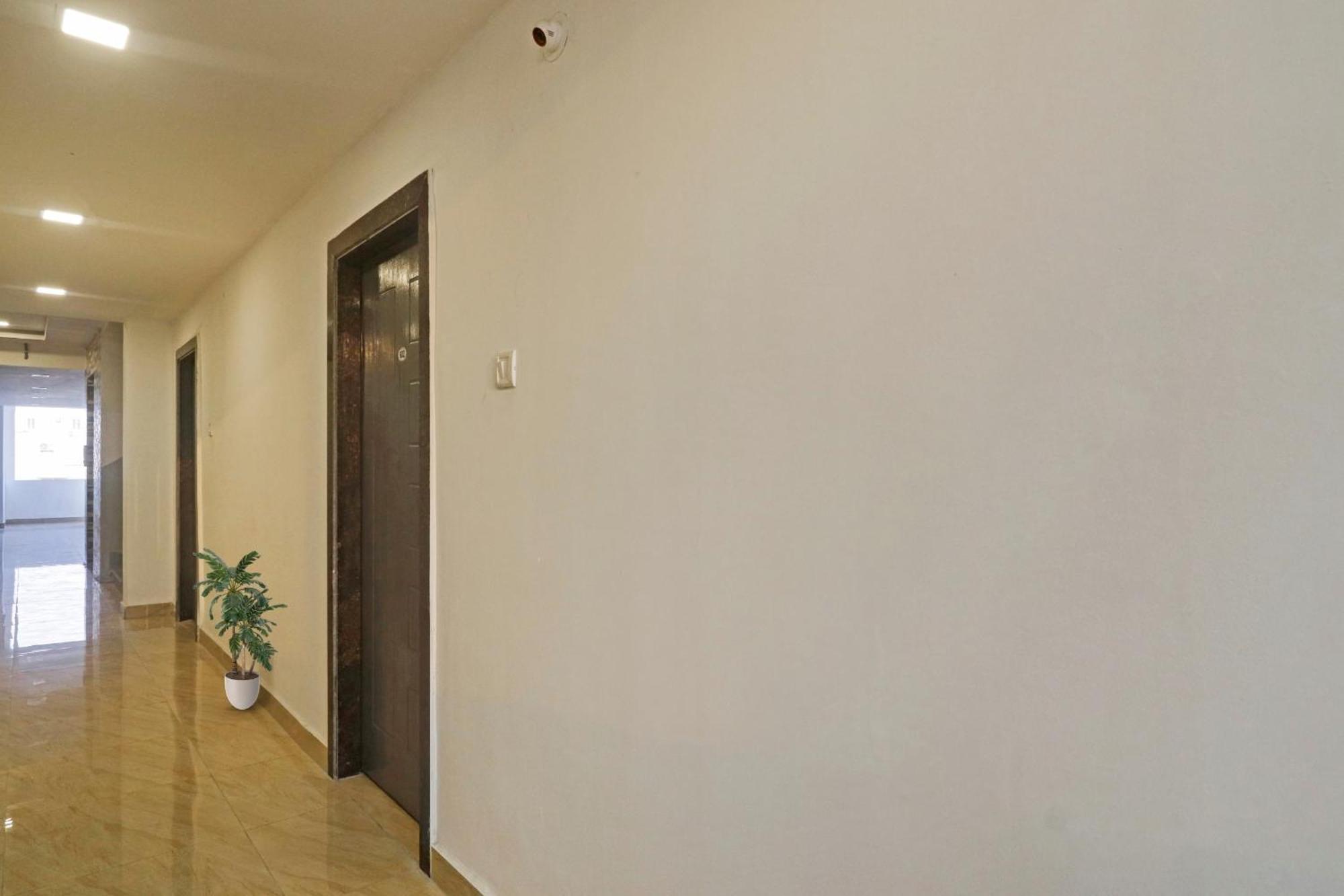 OYO Townhouse 1014 De Alphabet Hotel Q City Gachibowli Buitenkant foto