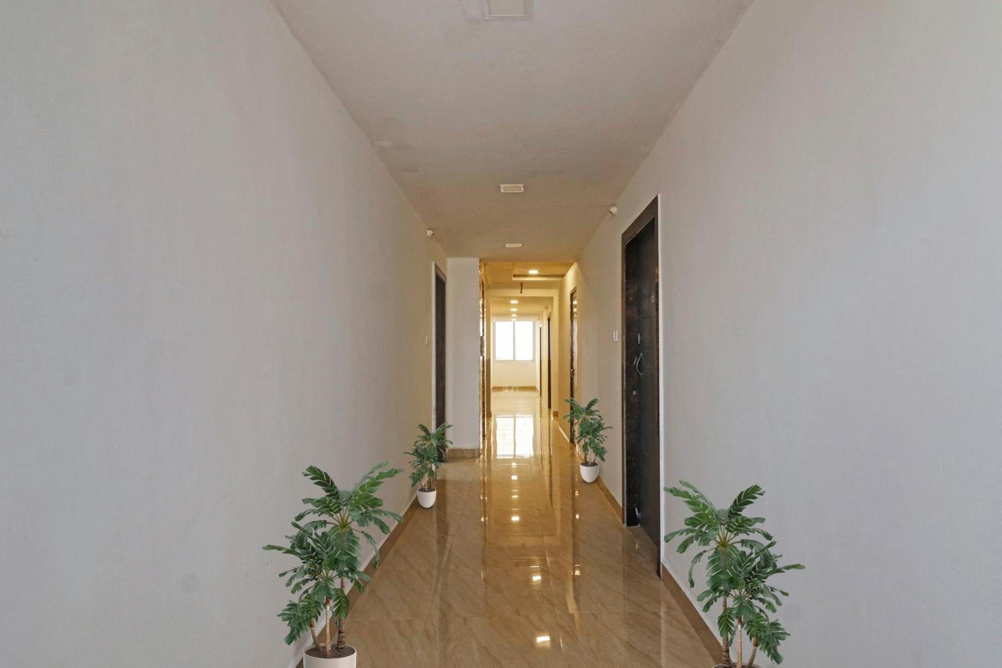 OYO Townhouse 1014 De Alphabet Hotel Q City Gachibowli Buitenkant foto
