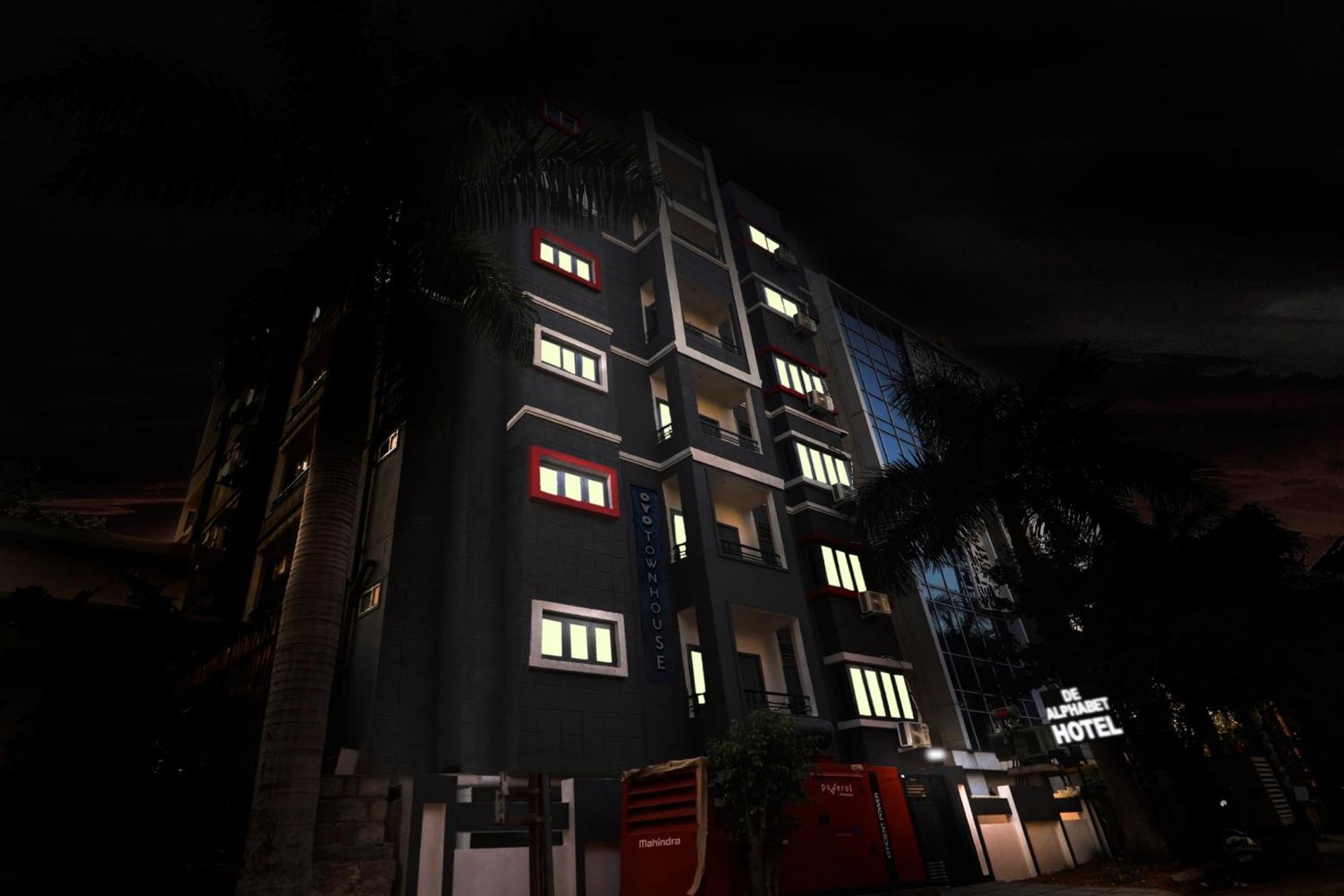 OYO Townhouse 1014 De Alphabet Hotel Q City Gachibowli Buitenkant foto